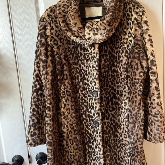 Chic Leopard Print Coat - Picture 3 of 6